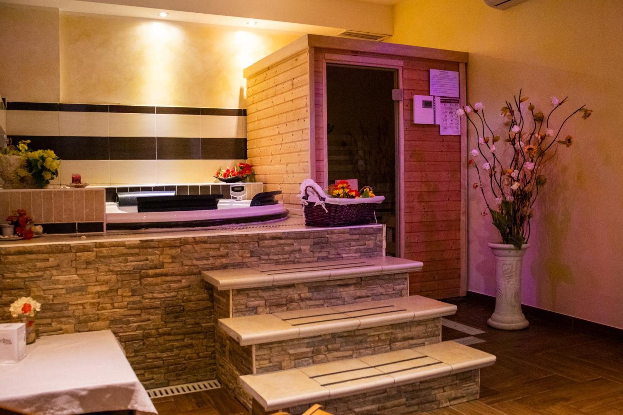 Hotel Paradiso Falerna Bagian luar foto